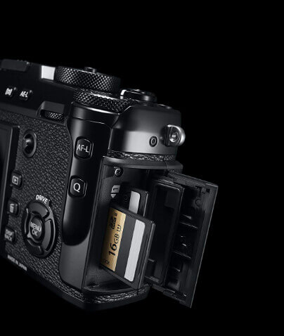 Fujifilm-X-Pro-2-SD-Card-Slot